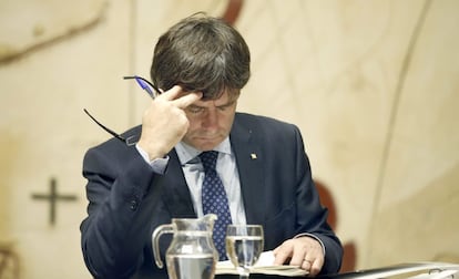 Puigdemont, esta ma&ntilde;ana, en la reuni&oacute;n de su Gobierno.