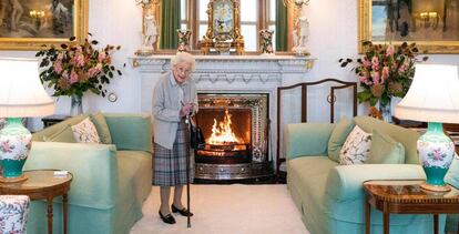 La reina Isabel II, en el castillo de Balmoral. 