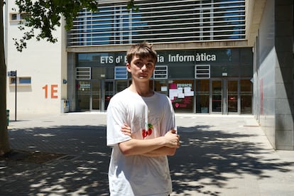 El estudiante David Libros este martes, durante la Selectividad, en la UPV.