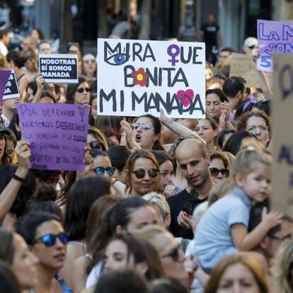 Concentración en Valencia en protesta contra  de la puesta en libertad de los miembros de La Manada, el 22 de junio de 2018.
