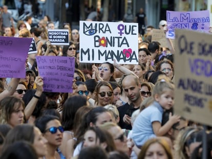 Manifestación en Valencia contra la decisión de la Audiencia de Navarra de dejar en libertad a los miembros de La Manada, en junio de 2018.