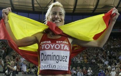 Marta Domínguez, tras proclamarse campeona del mundo el 17 de agosto de 2009 en Berlín.