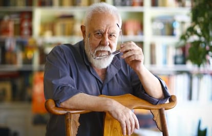 Gonzalo Suárez, retratado en su casa en Madrid.