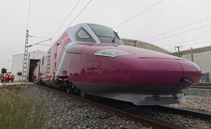 Tren AVLO de Renfe, en els tallers de Villaseca de la Sagra.