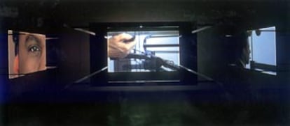 Videoinstalación de Íñigo Manglano-Ovalle titulada <i>Climate</i> que se presentó en 2000 en la galería Soledad Lorenzo.