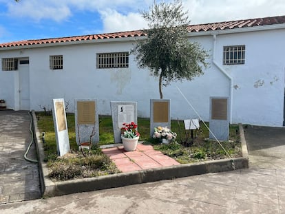 Memorial a las víctimas de la Guerra Civil, en el cementerio de Tarancón (Cuenca).