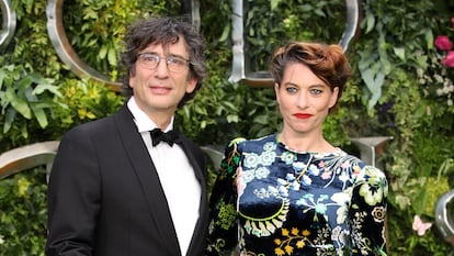 Neil Gaiman y su exesposa, Amanda Palmer, en el estreno de 'Good Omens' en Londres, en 2019.