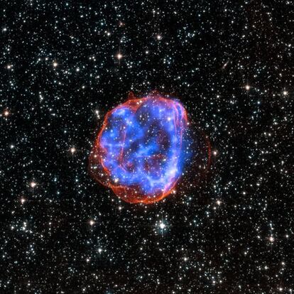 Una concha de residuos tras la explosión de una estrella SNR 0519-69.0 en la Gran Nube de Magallanes.