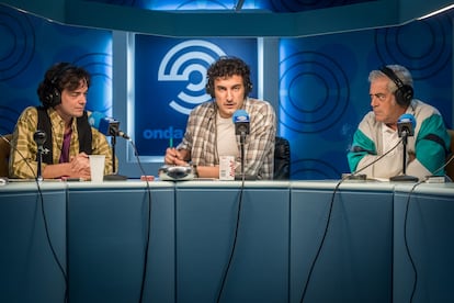 Gerald B. Fillmo, Miki Esparbé y Carlos Blanco, en 'Reyes de la noche'.
