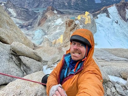 Colin Haley, durante su ascenso en solitario al Pilar Goretta.