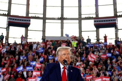 Donald Trump da un discurso durante un mitin este lunes en Raleigh, Carolina del Norte.