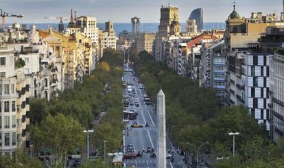 Perspectiva del paseo de Gr&agrave;cia con el mar de fondo.