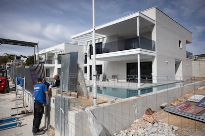 Cataluña construirá este año 1.600 piscinas pese a la emergencia por sequía