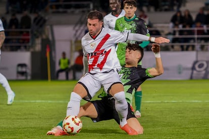 El jugador del Rayo Vallecano Adrián Embarba