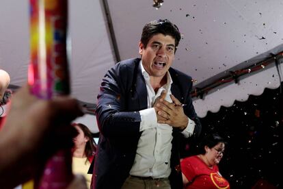 El candidato oficialista Carlos Alvarado.