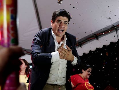 El candidato oficialista Carlos Alvarado.