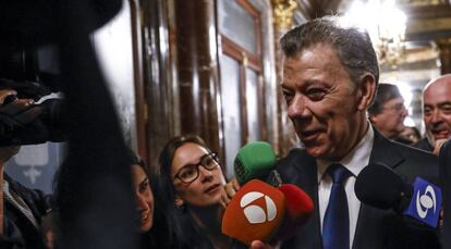 El expresidente de Colombia Juan Manuel Santos presenta en Madrid el libro