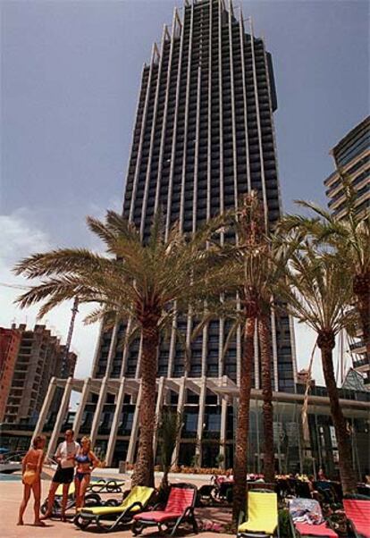 Edificio del hotel Bali en Benidorm.