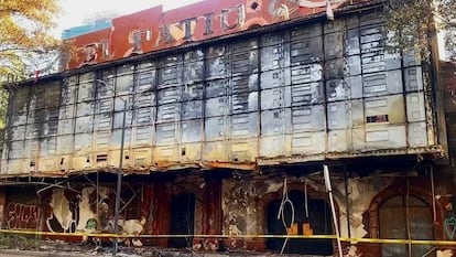 La fachada de Centro Nocturno El Patio tras el incendio sufrido en abril de 2022.