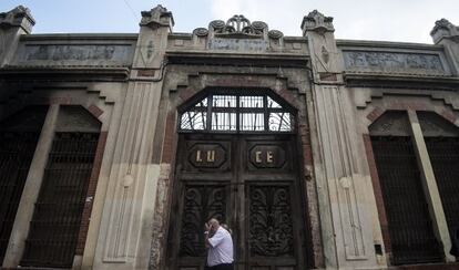 Fachada de la f&aacute;brica de Bombas Gens en la avenida de Burjassot de Valencia.