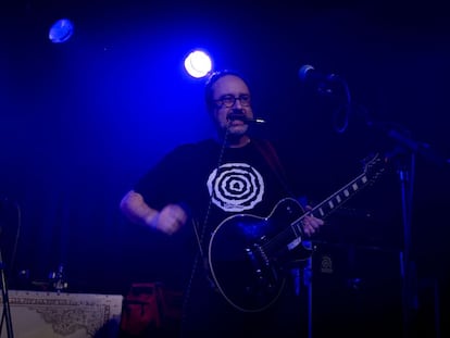 Antonio Ba&ntilde;os, tras su paso por la pol&iacute;tica, en un concierto en la sala Apolo.