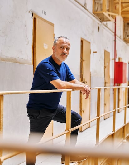 El actor Javier Gutiérrez, en la antigua prisión de Barcelona.