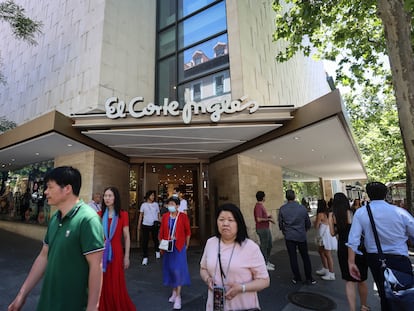 Edificio de El Corte Inglés en la calle Serrano, este martes.