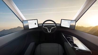 Interior del Tesla Semi, el primer camión eléctrico.