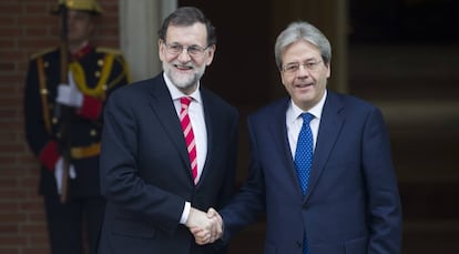 Spanish Prime Minister Mariano Rajoy with Italian Prime Minister Paolo Gentiloni.