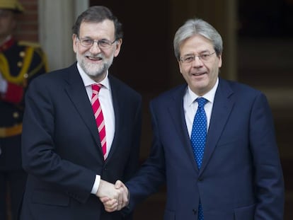 Spanish Prime Minister Mariano Rajoy with Italian Prime Minister Paolo Gentiloni.