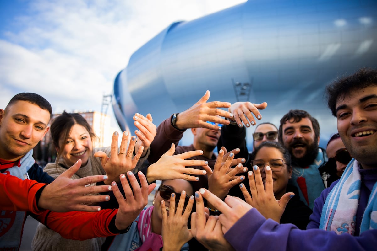 Manicura contra la homofobia: “Apoyamos a Borja Iglesias y nos posicionamos contra el odio y la discriminación”