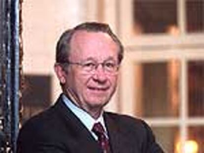 Vance Coffman, presidente de Lockheed Martin.