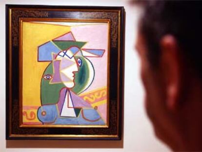 El cuadro <i>Cabeza de mujer</i>, de Picasso, en la exposición <i>La época de Picasso</i>, abierta en Santander.