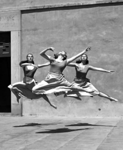 Fotografía conocida como 'Las tres bailarinas'.