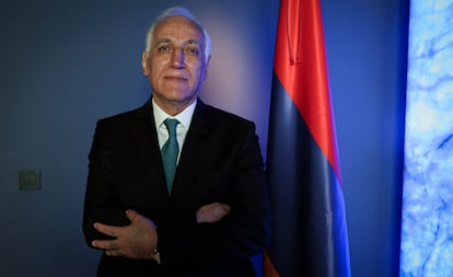 El presidente de Armenia, Vahagn Jachaturián, tras la entrevista.