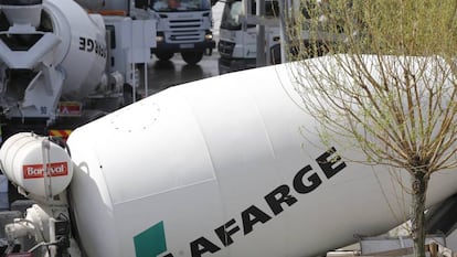 Lafarge afronta 778 millones de multa tras reconocer en EE UU que pagó a grupos terroristas en Siria