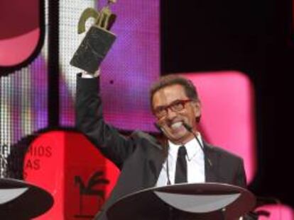 El presentador Jordi Hurtado, tras recibir el Premio Ondas al "Mejor presentador", durante la gala de entrega de los Premios Onda 2012. EFE/Archivo