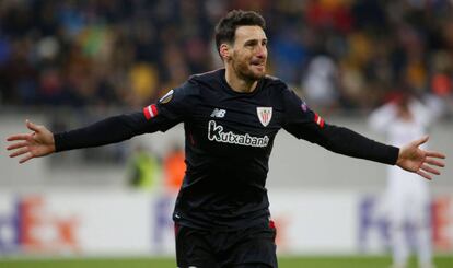 Aritz Aduriz celebra su gol al Zorya.