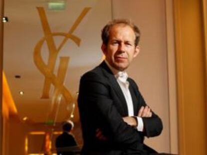 Apple ficha al exdirector de Yves Saint Laurent