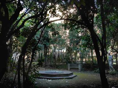 El surtidor situado en el jardín romántico de Can Fargas