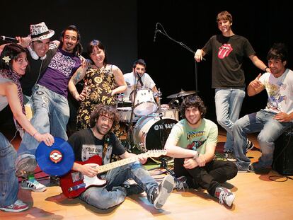 Miembros de varios grupos de música participantes en el concurso de la Universidad de Alicante.