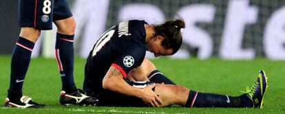 Ibrahimovic se duele tras lesionarse