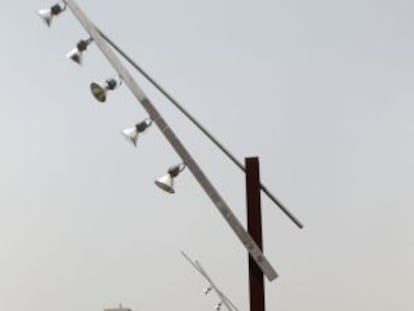 Farolas originales, en el parque Joan Miró de Barcelona.