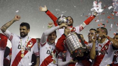 Jugadores del River celebran su victoria en la Libertadores.