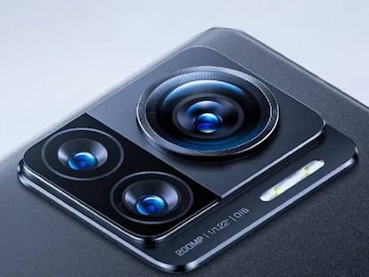 Motorola X30 Pro