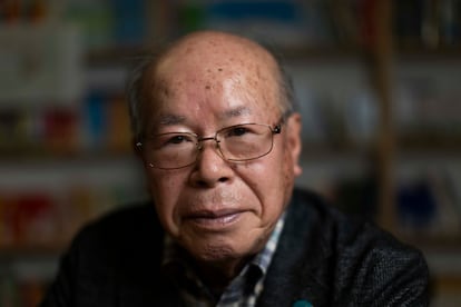 Shigemitsu Tanaka es el copresidente de la organizacin Nihon Hidankyo, ganadora del Nobel de la Paz de 2024 por su lucha contra las armas nucleares. En la imagen, el activista posa este jueves en un colegio de Madrid.