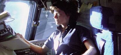 Sally Ride, a bordo del Challenger.
