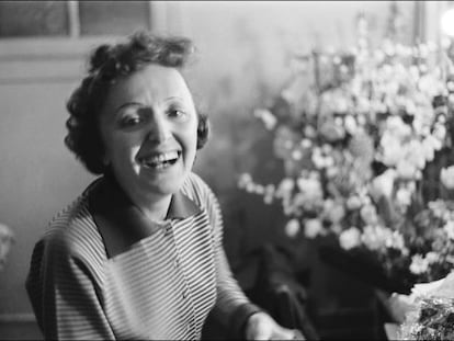 La cantante &Eacute;dith Piaf, en 1958.