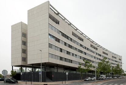 Edifici 70 Habitatges a Castelló, de Carlos Meri Cucart (2005-2006)