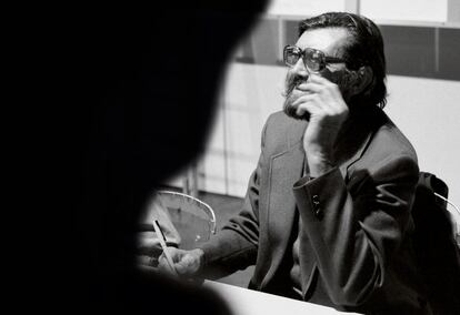 O argentino Julio Cortázar.